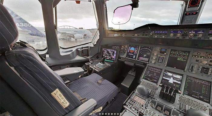 amazing virtual reality tour of the flight deck of an Airbus 380