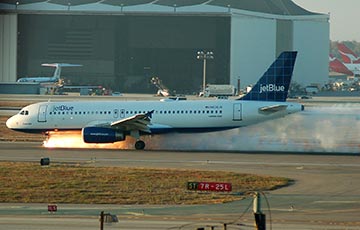 JetBlue Flight 292 - Live Air Traffic Control & Live Airport Webcams